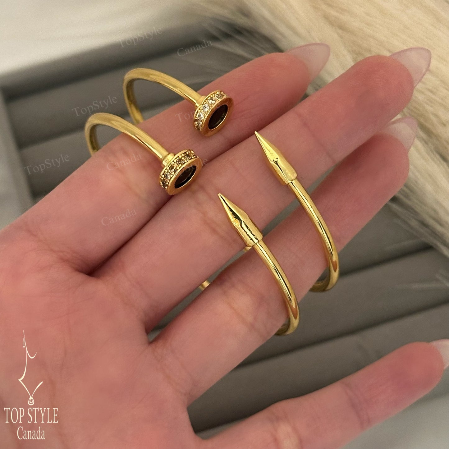 Gold-Plated Classic Cuff Bracelet – Black Touch