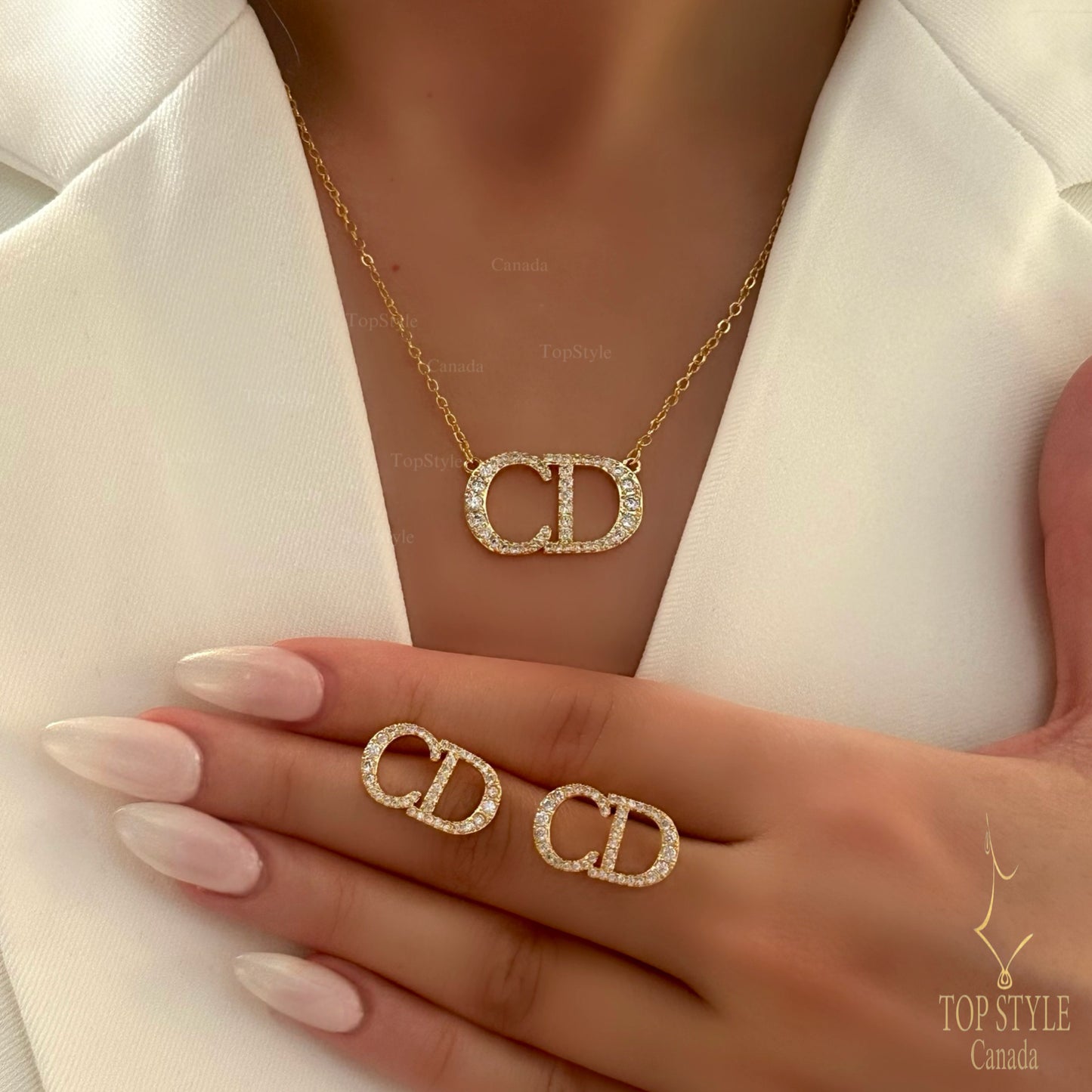 Gold-Plated Sparkling elegant Half Set (Necklace + Earrings)